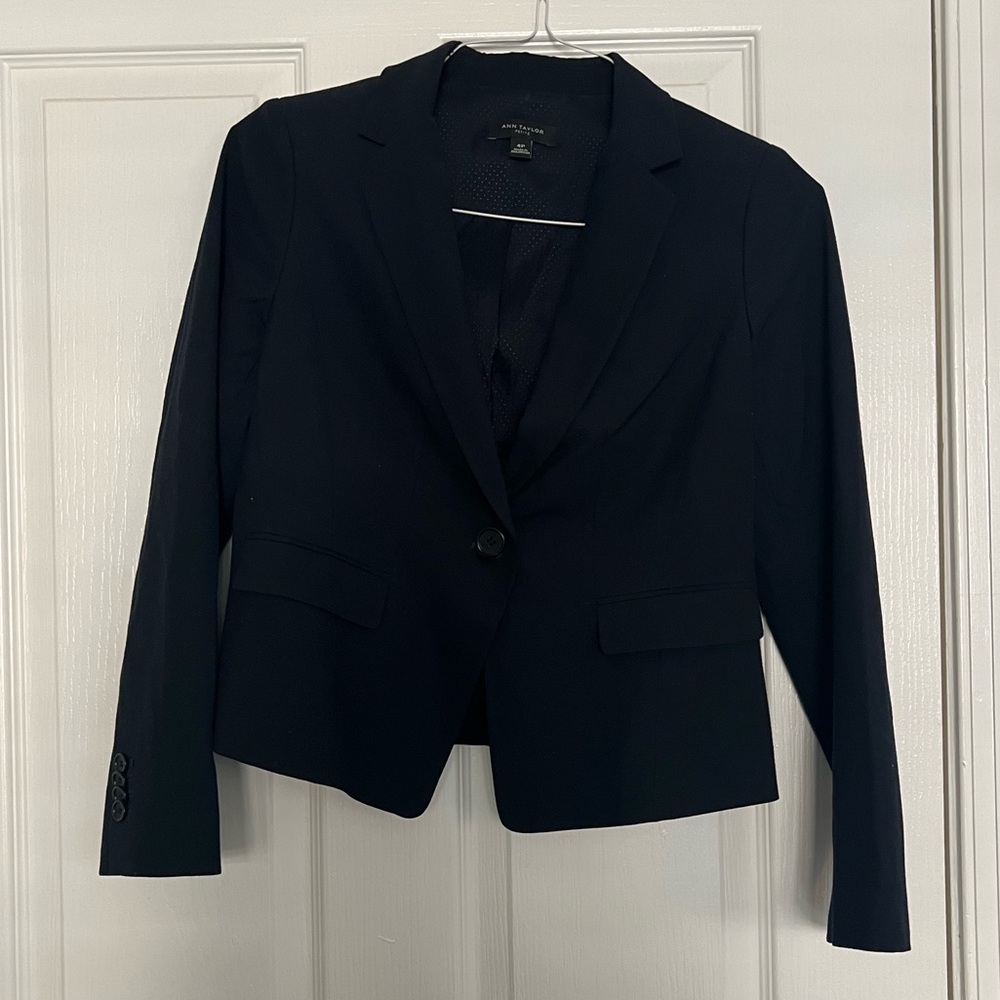 Ann Taylor Navy Blazer size 4 Petite